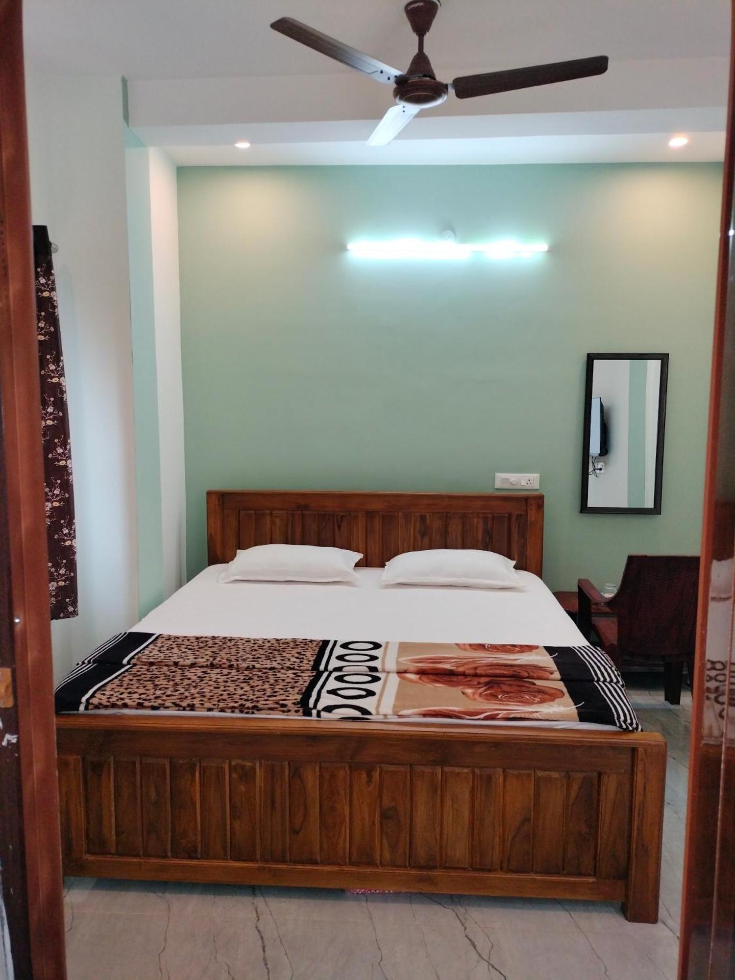 Teja Residency Hotel Alāndurai Kültér fotó